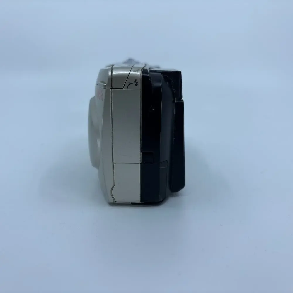 Olympus Camedia D-490 Zoom 2.1MP Digital Camera 3X Optical Zoom For Parts